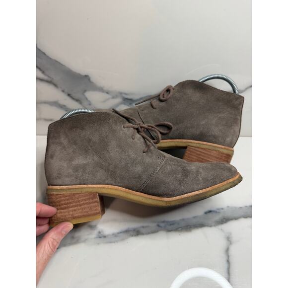 Clarks Women's Gray Suede Phenia Carnaby Boots Sz 7.5 Classic Preppy Victorian - Picture 5 of 7